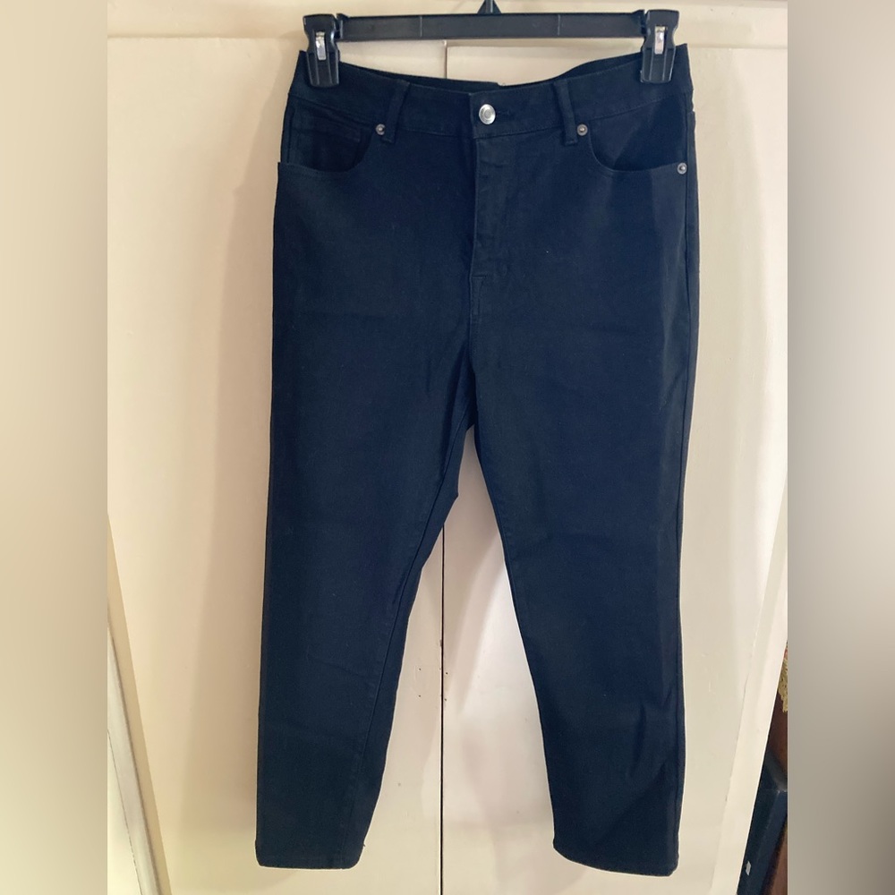 Straight Leg Women’s Jeans in Black